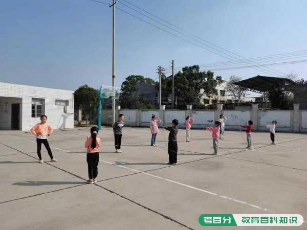 湘潭县云湖桥镇泉坝小学举行跳绳比赛活动(图1)