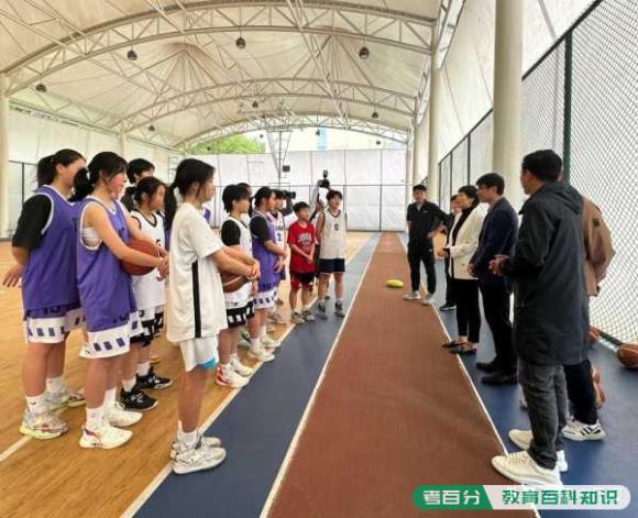 南渝中学是重庆市最好的初中?迎田径冠军(图1)